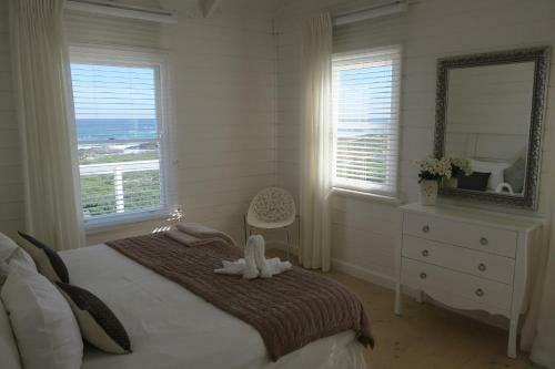 Villa Pearl Bay Beach Home