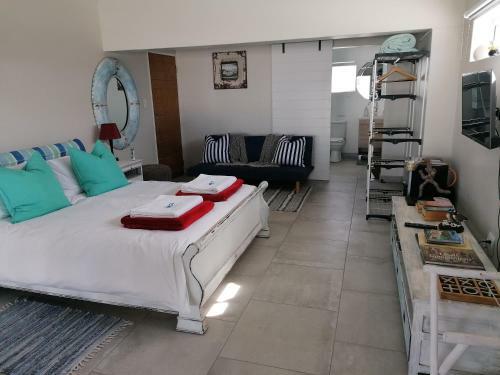 Apartamento Nautilus Yzerfontein Self Catering Accommodation On Ground Level