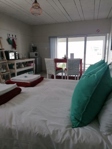 Apartamento Nautilus Yzerfontein Self Catering Accommodation On Ground Level