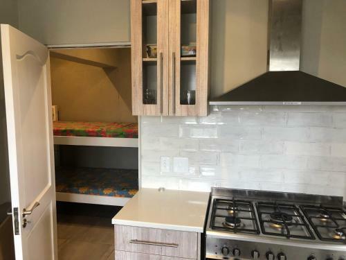 Hostal White Sands Self-catering Units