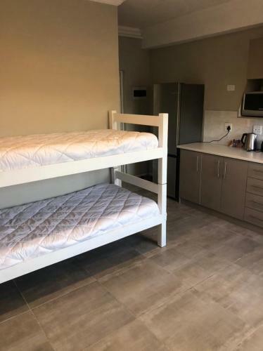 Hostal White Sands Self-catering Units