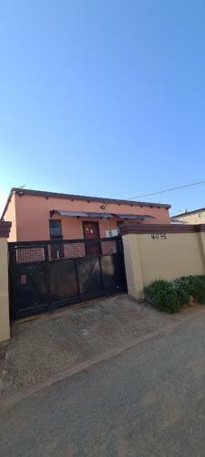 Hostal Cosmo City Ext 4 Lodge