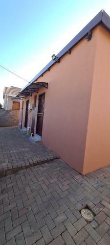 Hostal Cosmo City Ext 4 Lodge