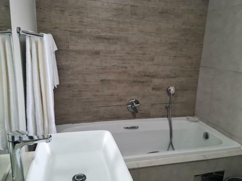 Cherry Blossom One Bed Apartment Centurion