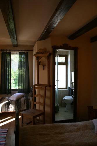 Hostal Arts And Crafts Guesthouse