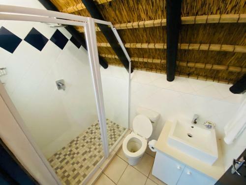 Shalom-self Catering Apartment