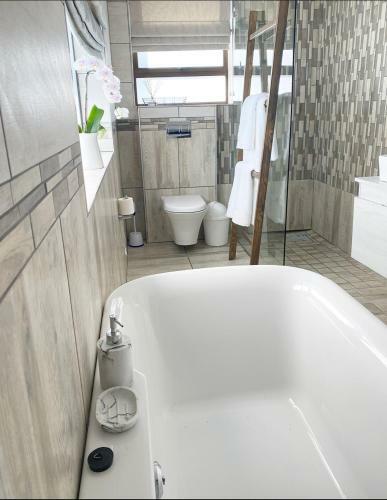 Spindrift Canal House Available 1-26dec2021 Min 14 Nights