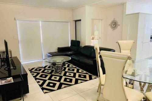 Exclusive 3-bedroom Apartment In Waterfall.