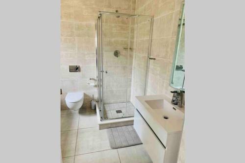 Exclusive 3-bedroom Apartment In Waterfall.