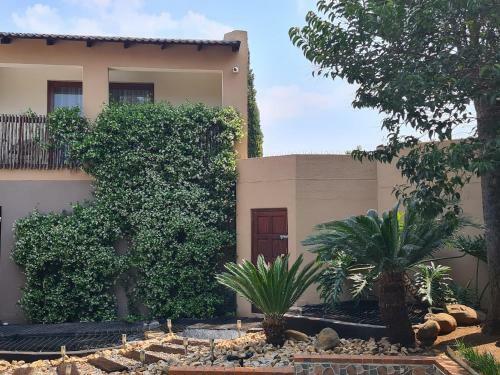 Apartamento Halfway Gardens Home