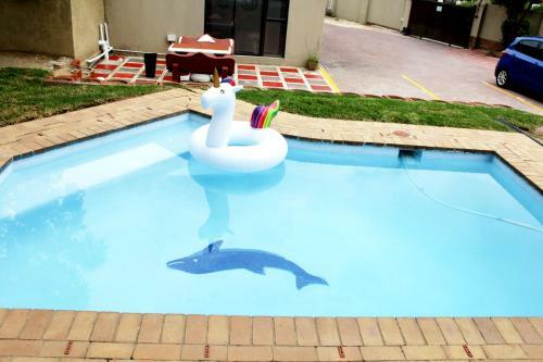 Hostal Midrand Bed And Breakfast