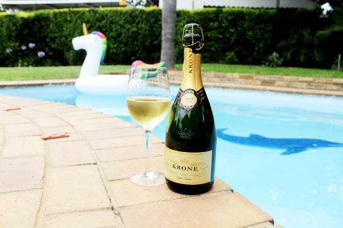 Hostal Midrand Bed And Breakfast