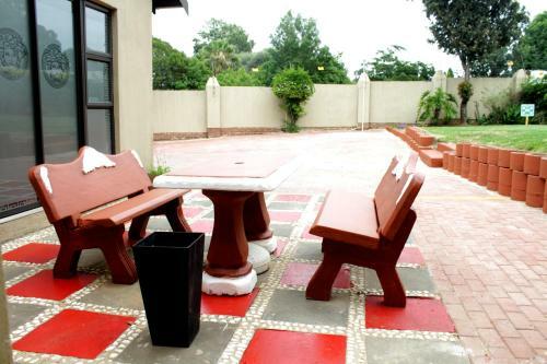 Hostal Midrand Bed And Breakfast