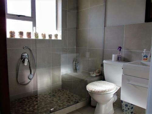 Villa La Chaumiere, Beachview, Port Elizabeth