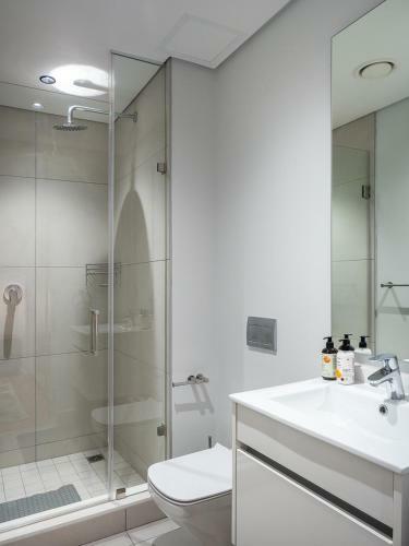 Elegant 1 Bedroom Apartment In Waterfall