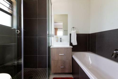 Apartamento Alimama Spaces: The Thando's Kyalami Woods
