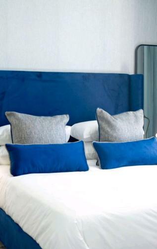 Ellipse Waterfall Executive Apartment