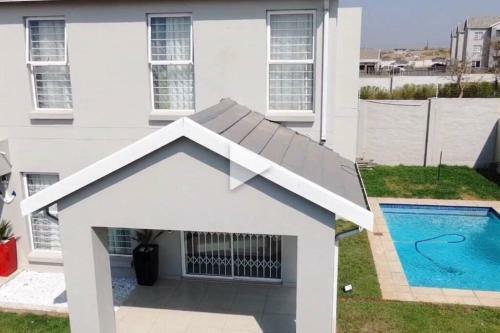Luxurious House For Family N Friends.
