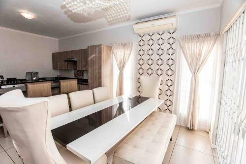 Luxurious House For Family N Friends.