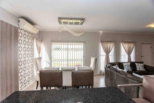 Luxurious House For Family N Friends.