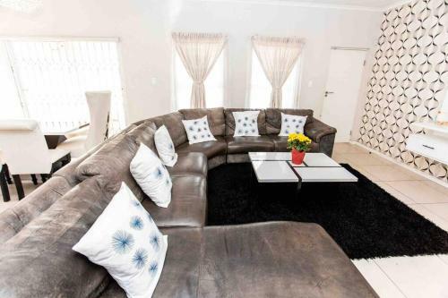 Luxurious House For Family N Friends.