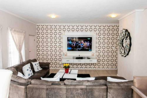 Luxurious House For Family N Friends.