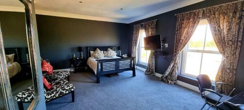 Sandmartins Private Secure Villa