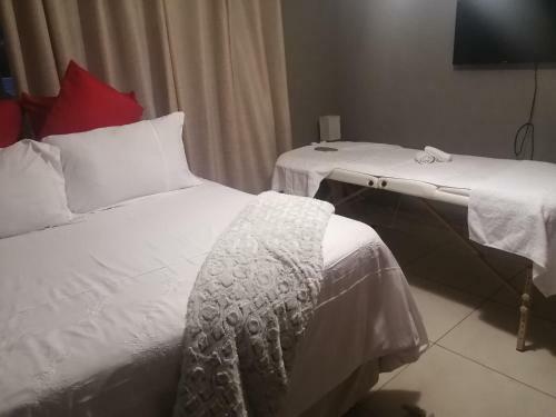 Bed & Breakfast Warmbaths Thai Spa And Guest House