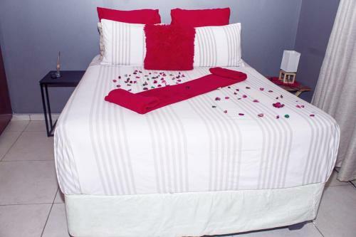 Bed & Breakfast Warmbaths Thai Spa And Guest House
