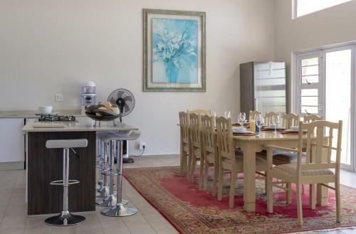 10 On Aquavista Addo River View Villa