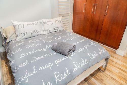 Modern Beachfront 2 Bed Apartment 144 Eden On The Bay, Blouberg, Cape Town