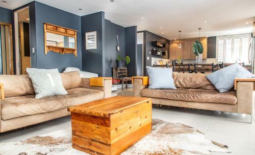 Modern Beachfront 2 Bed Apartment 144 Eden On The Bay, Blouberg, Cape Town