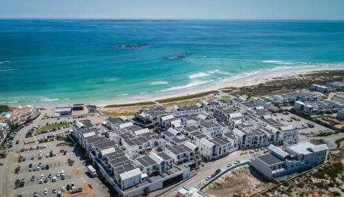 Modern Beachfront 2 Bed Apartment 144 Eden On The Bay, Blouberg, Cape Town