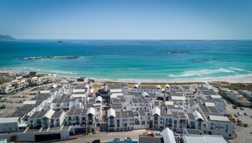 Modern Beachfront 2 Bed Apartment 144 Eden On The Bay, Blouberg, Cape Town