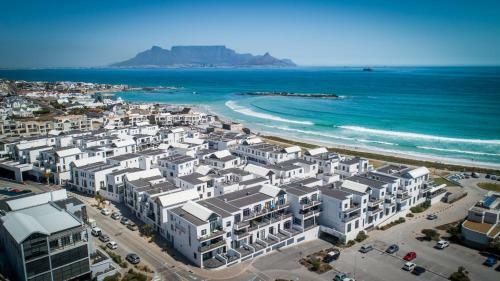 Modern Beachfront 2 Bed Apartment 144 Eden On The Bay, Blouberg, Cape Town