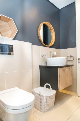 Modern Beachfront 2 Bed Apartment 144 Eden On The Bay, Blouberg, Cape Town
