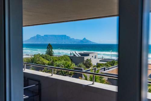Infinity Luxury Beachfront Apartment