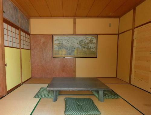 Bed & Breakfast Shirokuma Inn