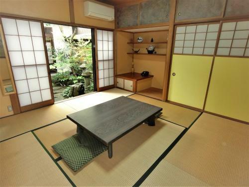 Bed & Breakfast Shirokuma Inn