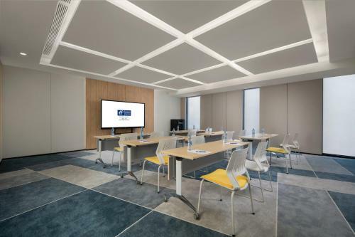Holiday Inn Express Nanchang Riverside, An Ihg Hotel