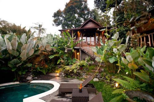 Lodge Umah Tis Sebatu