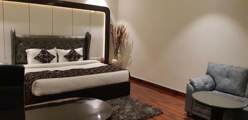 Grand Geet Hotels