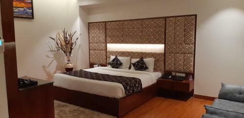 Grand Geet Hotels