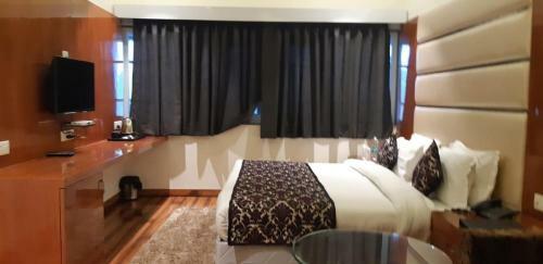Grand Geet Hotels
