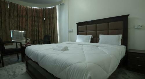 Hotel Paradise By Wb Inn