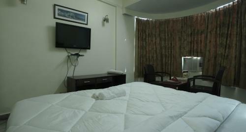 Hotel Paradise By Wb Inn