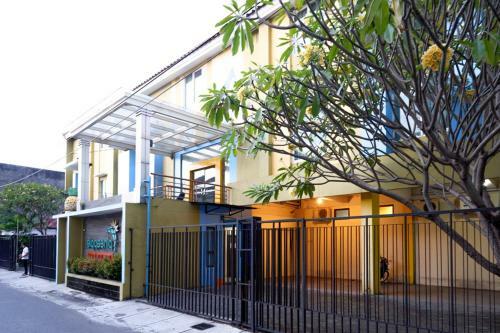 Hostal Pineapple Mansion Solo Redpartner