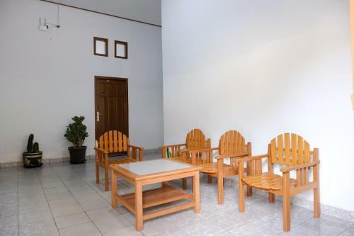Hotel Spot On 2766 Kezia Kost