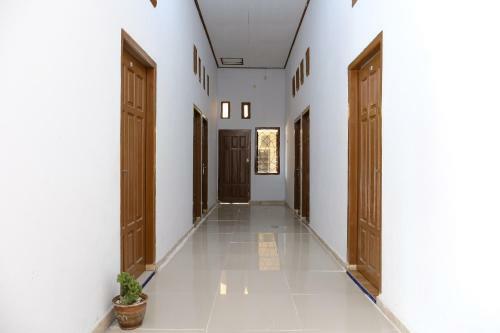 Hotel Spot On 2766 Kezia Kost