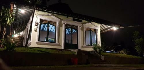Mandalawangi Hotel